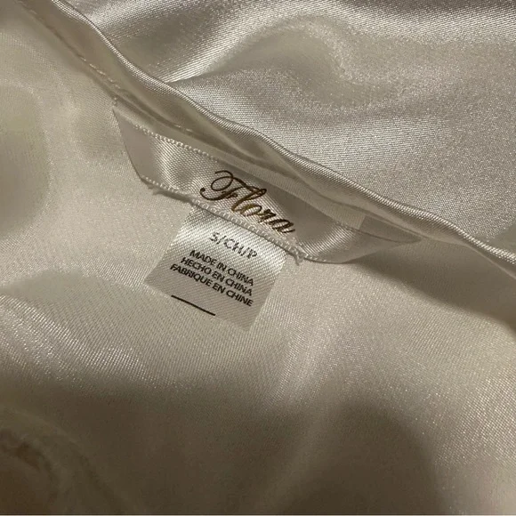 Vintage flora White Satin Floral Lace Maxi - Picture 6 of 6